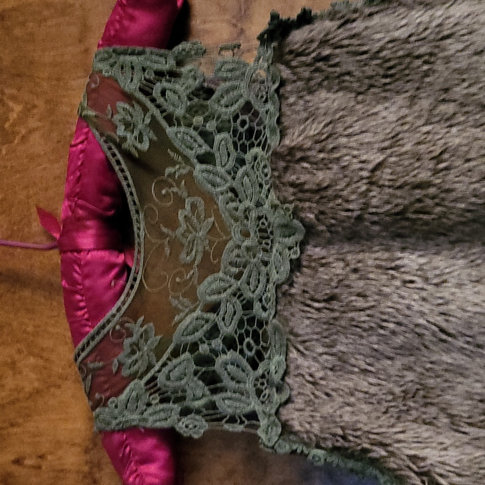 Shaggy fur embroidered top L - Picture 10 of 13
